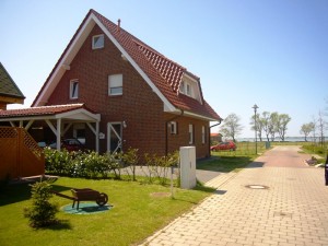 Bild: Fewo am Wieker Bodden 80m zum Wasser, Terrasse, Balkon, Garten, Fahrräder