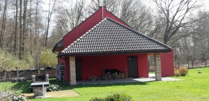 Bild: P104a Ferienhaus Mikosch mit eingezäunten Garten fußläufig zum Wasser